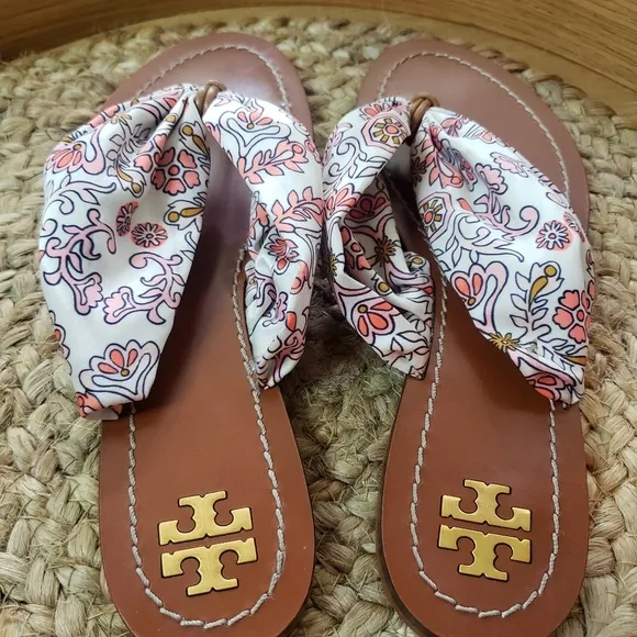 TORY BURCH Carson Printed Satin Sandals In Hicks Garden Sz: 6.5