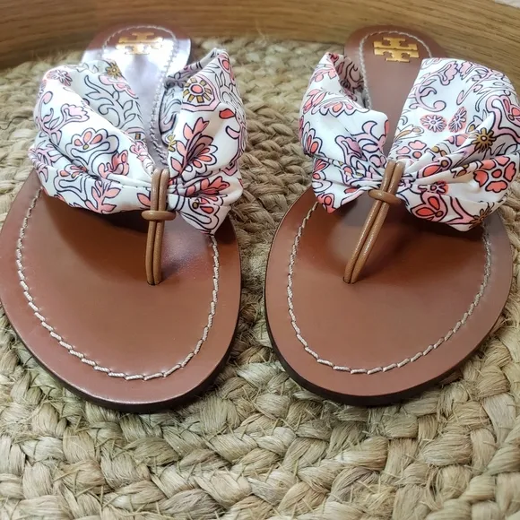 TORY BURCH Carson Printed Satin Sandals In Hicks Garden Sz: 6.5