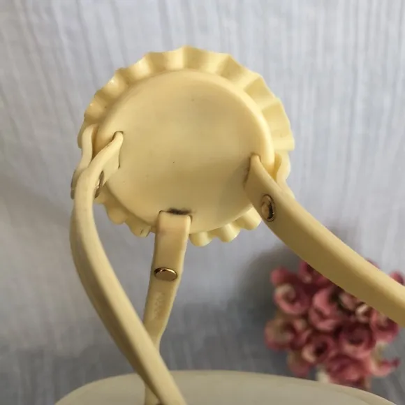 TORY BURCH Melody Pearl large MILER pearlesque size 9 pale yellow rubber sandals