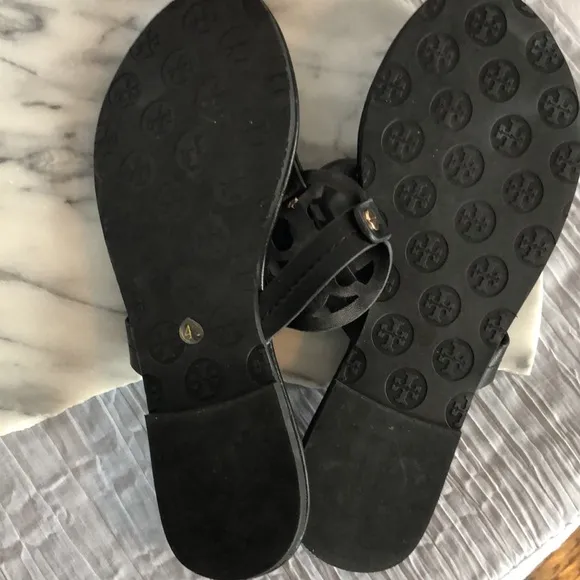 TORY BURCH Size 9 MILLER matte black leather thong slip ons sandals
