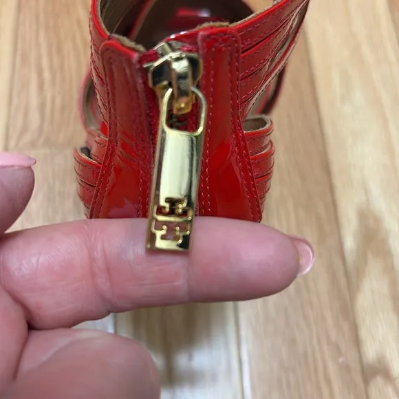 Tory Burch Tory Red 602 Ines Round Kitten Heel Sandals Zip Back Shoe‎ - size 7