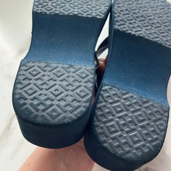 Tory Burch Women's Cut-Out Wedge Flip-Flops Navy platform sandal size 9.5