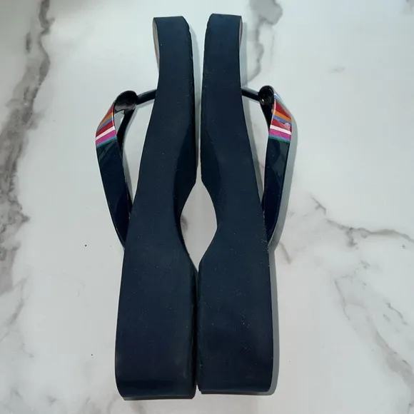 Tory Burch Women's Cut-Out Wedge Flip-Flops Navy platform sandal size 9.5
