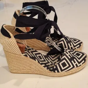 Tory Burch Geo Print Platform Wedge Espadrilles Navy White
