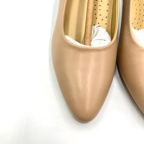 Trotters Womens Size 6.5 Beige Nude Tan Leather Kitten Heels Pumps Shoes