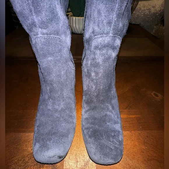 UEC Born Womens Avala Style: F27804 16” Long Sz 7.5 Navy