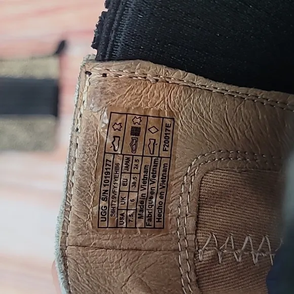UGG Australia CAMDEN EXOTIC Calf Hair Boots