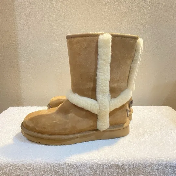 Ugg Australia Chestnut Shearling Lined Boots 1005803 Women's Sz 6 EUC