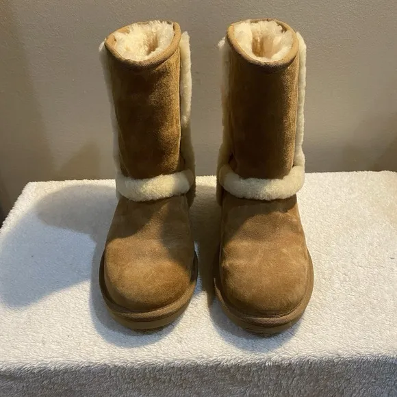 Ugg Australia Chestnut Shearling Lined Boots 1005803 Women's Sz 6 EUC