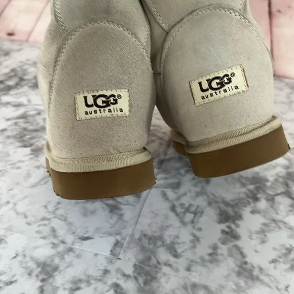 UGG Australia Whitley mid calf boots size 9