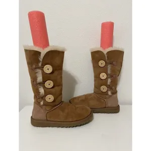 UGG Bailey Button Triplet Sheepskin Mid Calf Boots Chestnut Women's Size 6