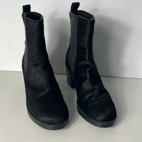 UGG camden Exotic black calf cow hair ankle boots women’s size 5