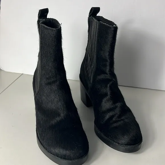 UGG camden Exotic black calf cow hair ankle boots women’s size 5