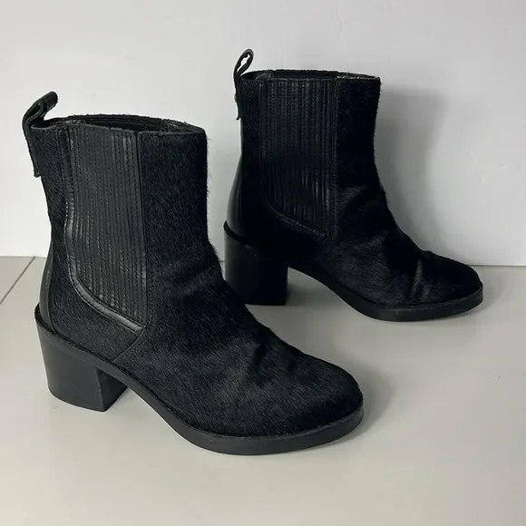 UGG camden Exotic black calf cow hair ankle boots women’s size 5