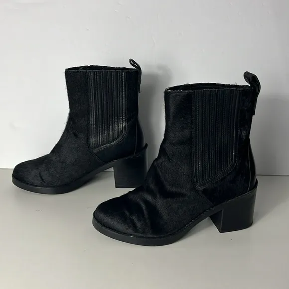 UGG camden Exotic black calf cow hair ankle boots women’s size 5