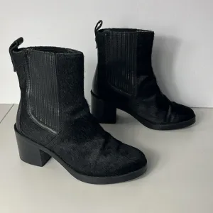 UGG camden Exotic black calf cow hair ankle boots women’s size 5