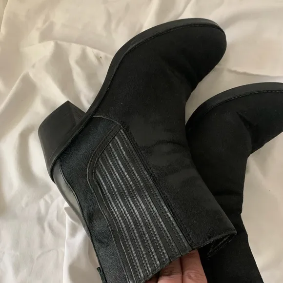 UGG Camden Exotic Calf Hair Chelsea  Ankle Boots Booties black size 8