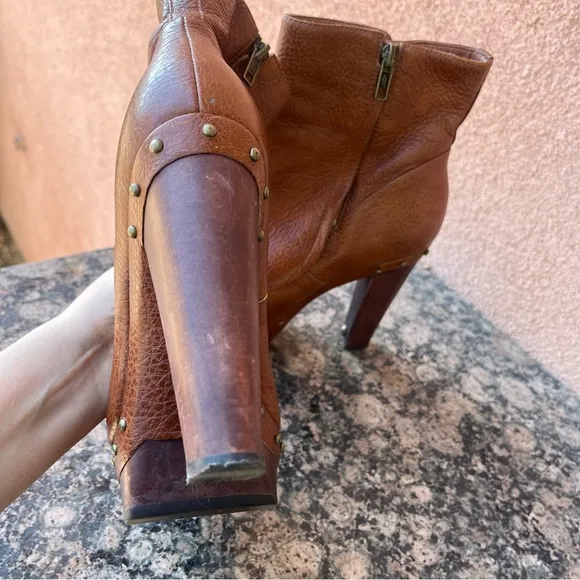 UGG Cosima Brown Leather Sheepskin Studded Chunky Heel Ankle Boots.