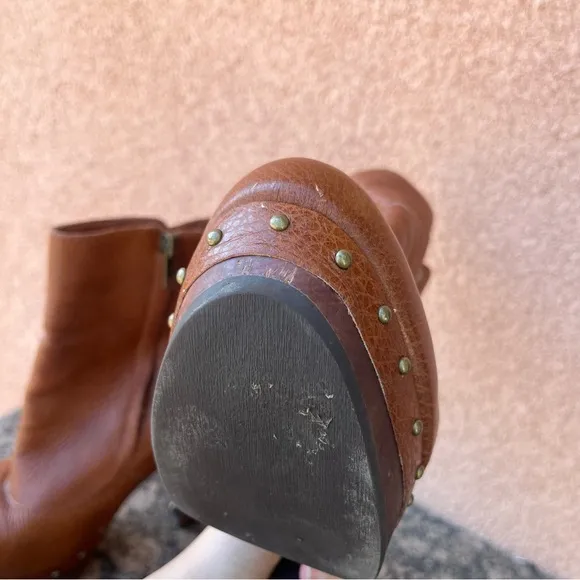 UGG Cosima Brown Leather Sheepskin Studded Chunky Heel Ankle Boots.