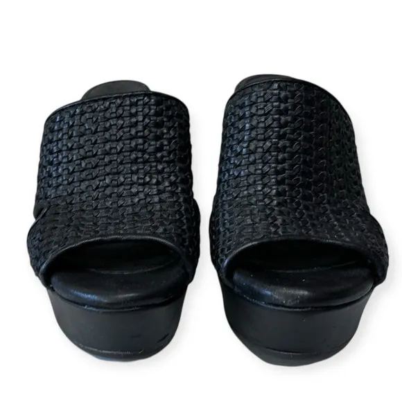 UGG Doha Black Woven Leather Wedge Platform Sandals Size 7 Women’s