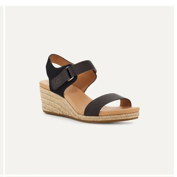 UGG Eisley Wedge Sandal Black Size 6 EUC