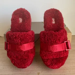 UGG Fluffita Slide Women Sandals Ribbon Red  - SZ 7