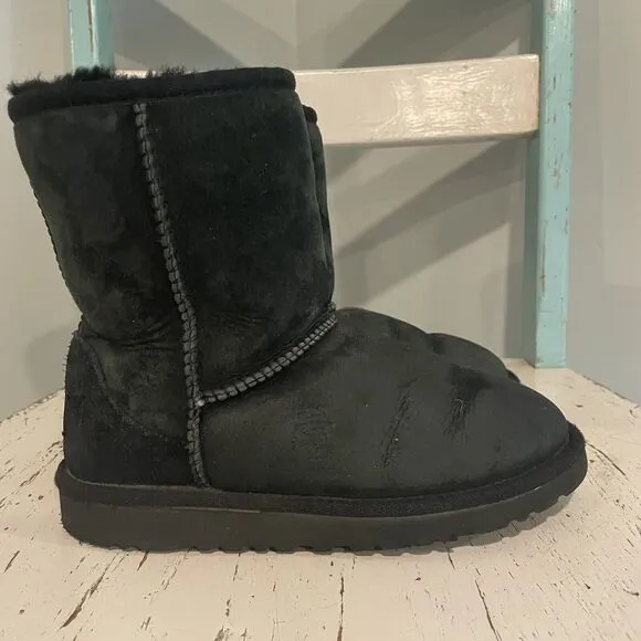 Ugg Girls Suede Shearling Lined Mid Calf Classic ll Comfort Boots Black Size 2