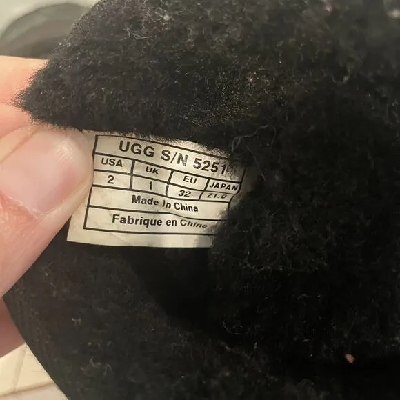 Ugg Girls Suede Shearling Lined Mid Calf Classic ll Comfort Boots Black Size 2
