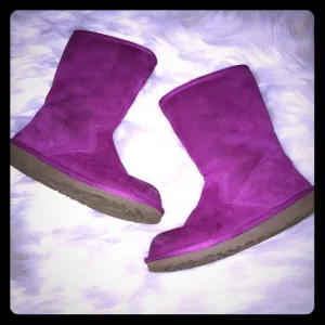 UGG. Girls Ugg Boots (FLAWED)