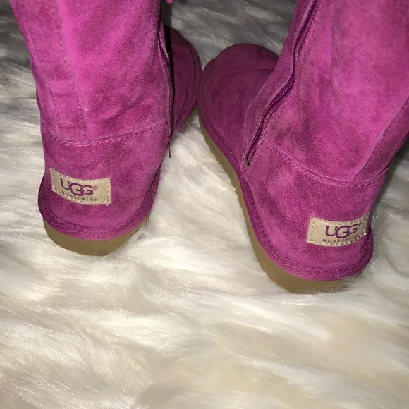 UGG. Girls Ugg Boots (FLAWED)