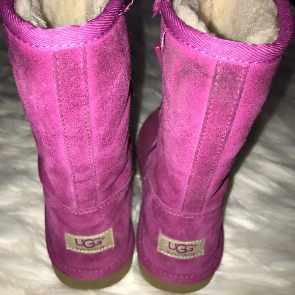 UGG. Girls Ugg Boots (FLAWED)