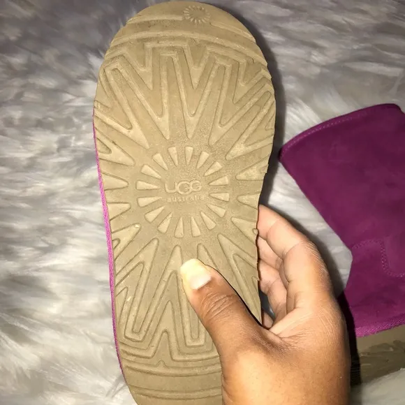 UGG. Girls Ugg Boots (FLAWED)