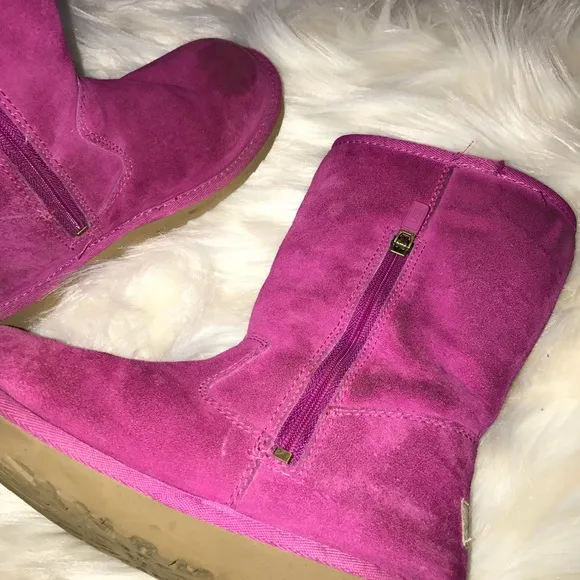 UGG. Girls Ugg Boots (FLAWED)