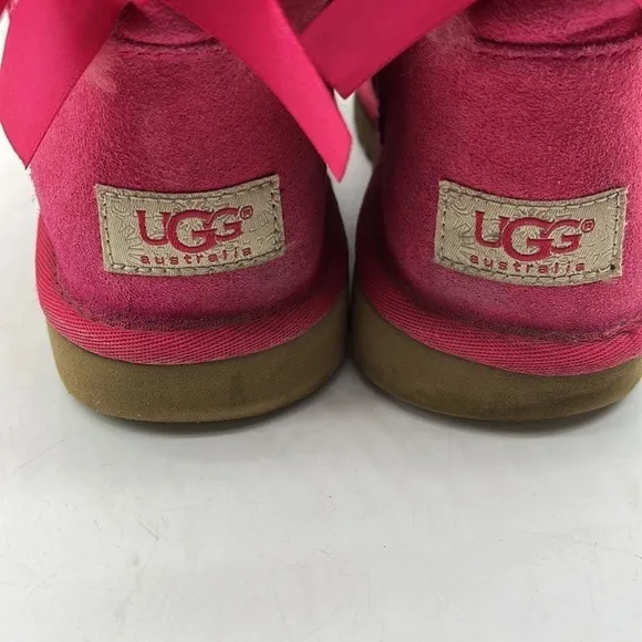 UGG Hot Pink Bow Mid Calf Suede Boots with Shearling lining Sz 4. MCL2730