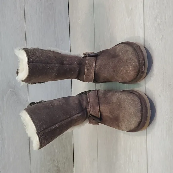 Ugg Kids Girls Magda Water Resistant Mid Calf Sheepskin Boots shoes sz 10