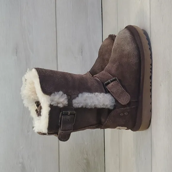 Ugg Kids Girls Magda Water Resistant Mid Calf Sheepskin Boots shoes sz 10