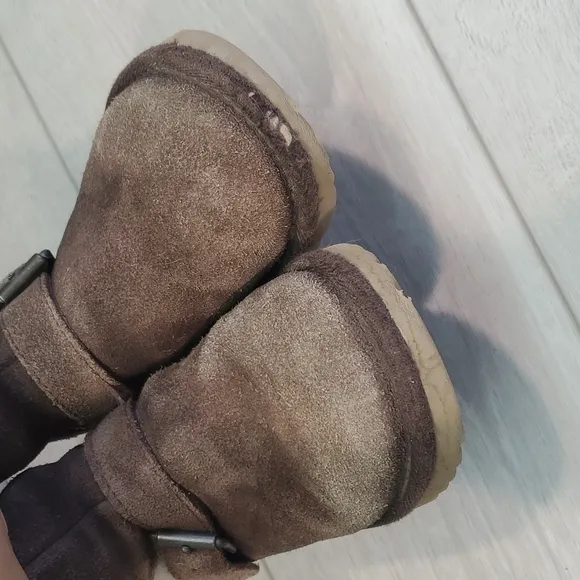 Ugg Kids Girls Magda Water Resistant Mid Calf Sheepskin Boots shoes sz 10