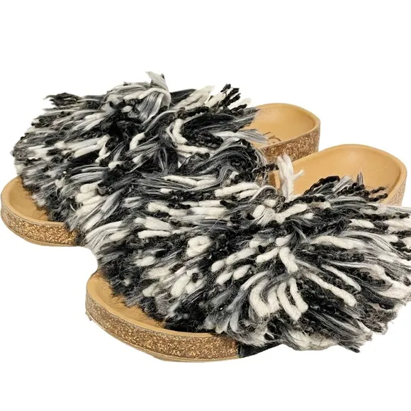 UGG Size 6 CINDI SUEDE YARN TRIM BLACK WHITE SANDALS SLIDE