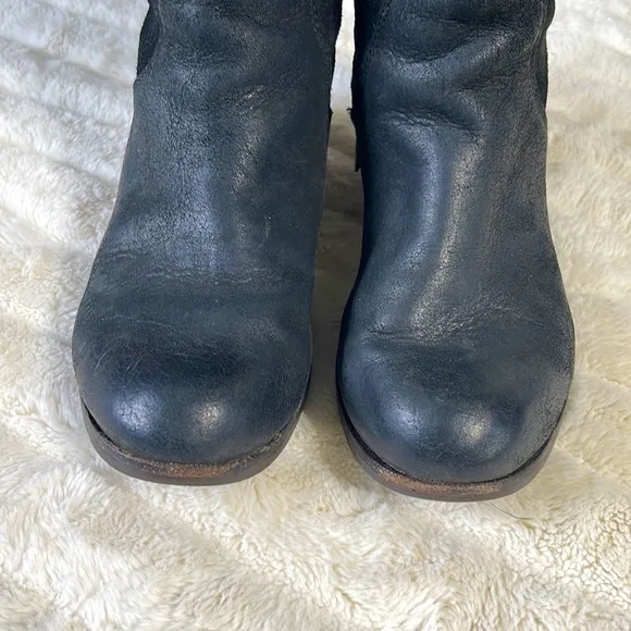 Ugg Suede Leather Mid-calf Boots, Zips at inside, distressed, Size: 7.5,…
