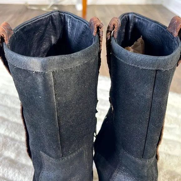 Ugg Suede Leather Mid-calf Boots, Zips at inside, distressed, Size: 7.5,…