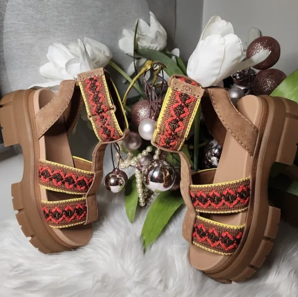 UGG Women's Ashton Heritage Braid Sandal Size9 New