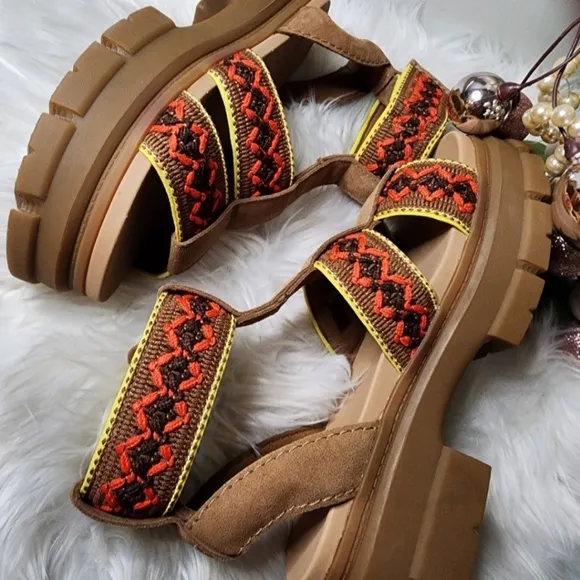 UGG Women's Ashton Heritage Braid Sandal Size9 New