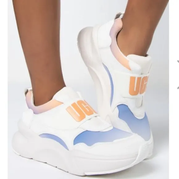 UGG WOMEN’S LA FLEX SNEAKERS