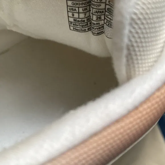 UGG WOMEN’S LA FLEX SNEAKERS