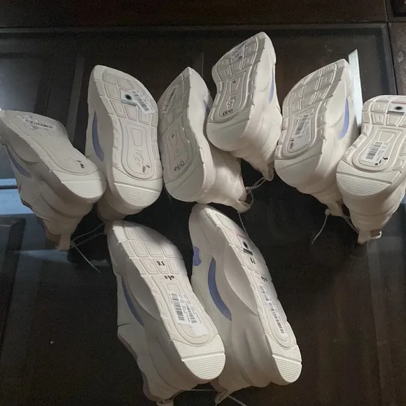 UGG WOMEN’S LA FLEX SNEAKERS