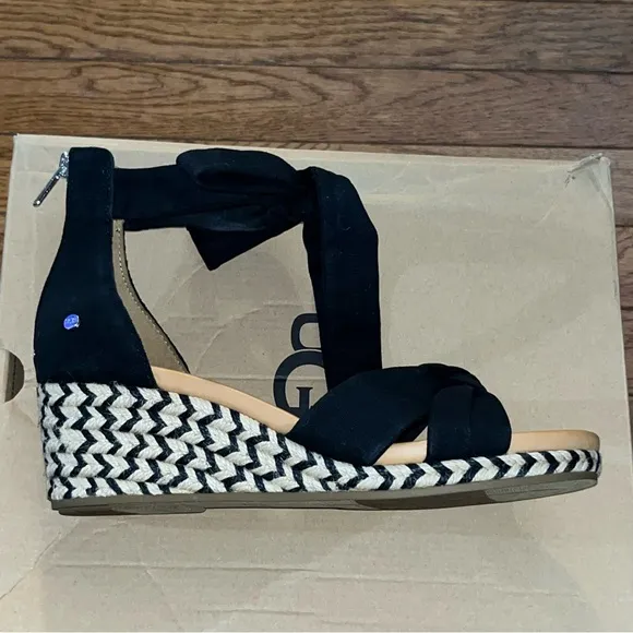 Ugg Yarrow Espadrilles Wedge Sandals Black Canvas &amp; Leather Women’s Size 9.5