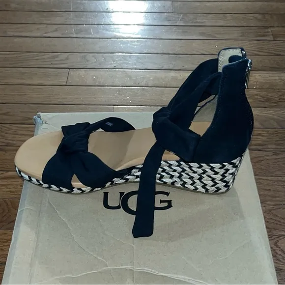 Ugg Yarrow Espadrilles Wedge Sandals Black Canvas &amp; Leather Women’s Size 9.5