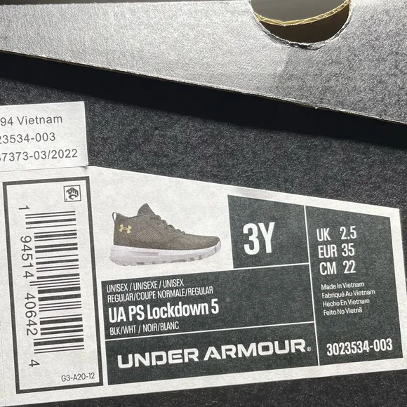 Under Armor basketball Lockdown 5 youth sneakers Size 3Y