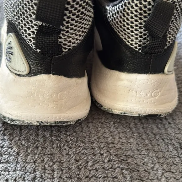 Under Armour Curry 3Z5 Basketball Sneakers Black White Size 6