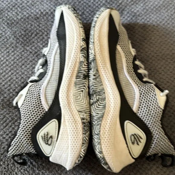 Under Armour Curry 3Z5 Basketball Sneakers Black White Size 6